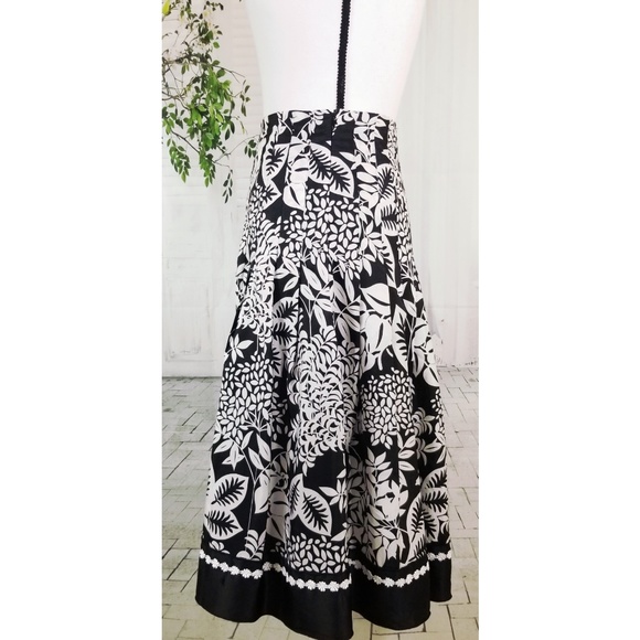 WHBM black white silk midi a line skirt size 4 - Picture 3 of 8
